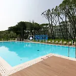 Jl Blu Resort